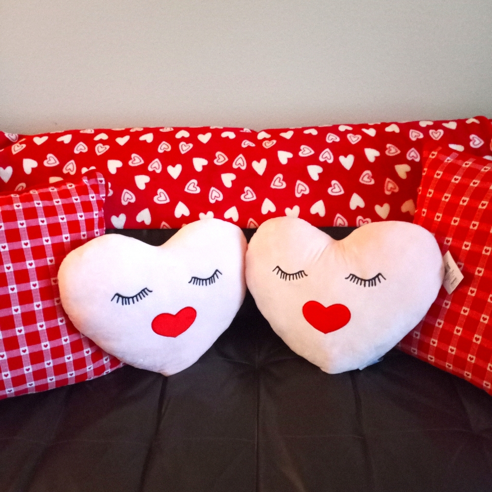 Pink heart pillows (set)